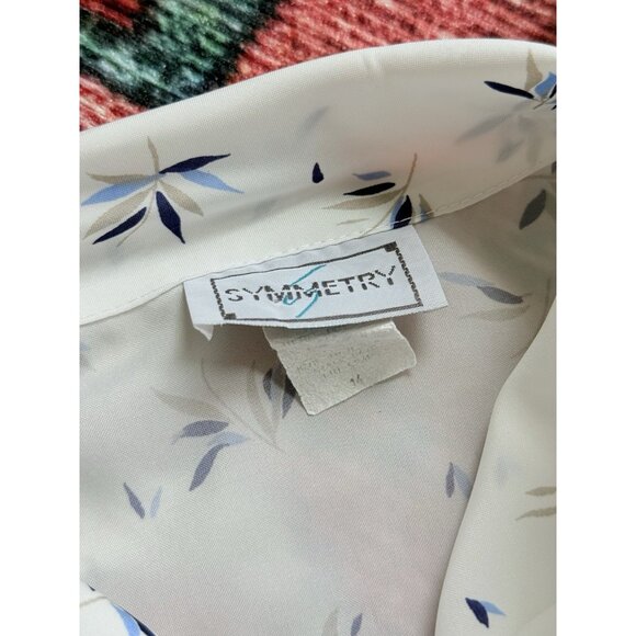 Symmetry White Blouse with Black Pattern - Picture 4 of 12